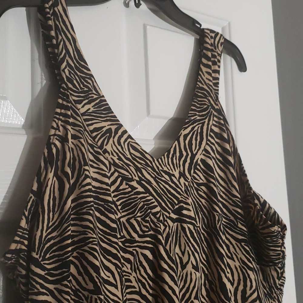 Top - Picture 4 of 9